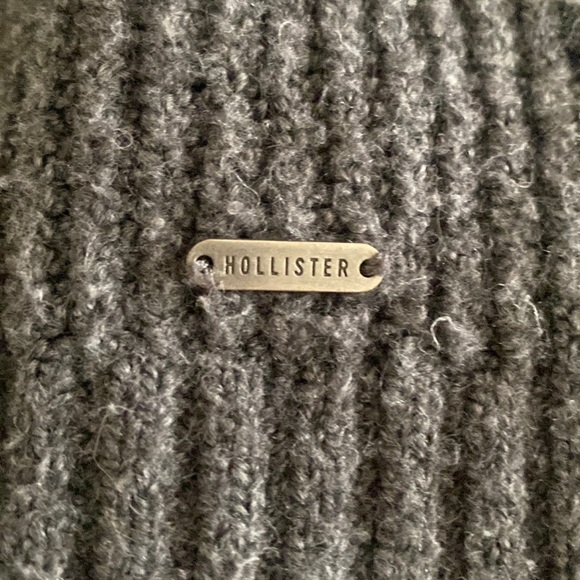 Hollister • Gray Knit Long Sleeve Sweater Dress - Picture 3 of 4